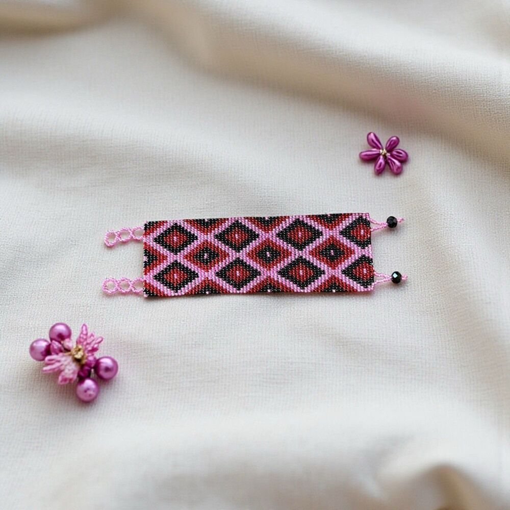 Handmade Multicolor Diamond‑Pattern Beaded Bracelet: 7" x 2"-Beautifully Crafted